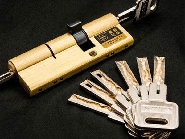 从江24小时上门开锁公司