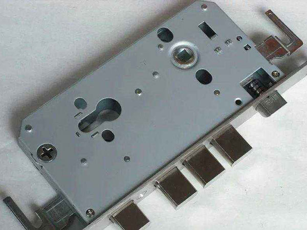 从江24小时上门开锁公司