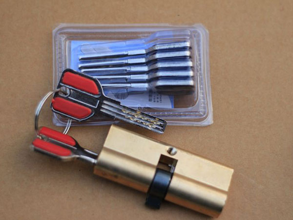 从江24小时上门开锁公司