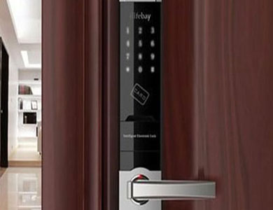 从江24小时上门开锁公司