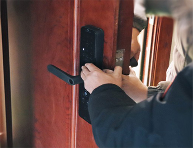 从江24小时上门开锁公司